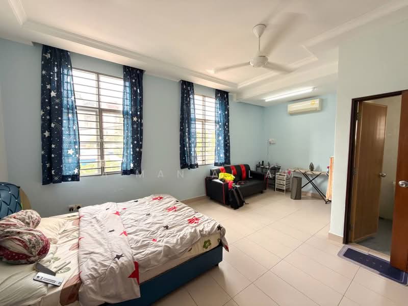 2.5-storey Terraced House for Sale in Taman Berjaya Baru (Kajang) - Aiman Allam - Bedroom - PropertyGuru.com.my