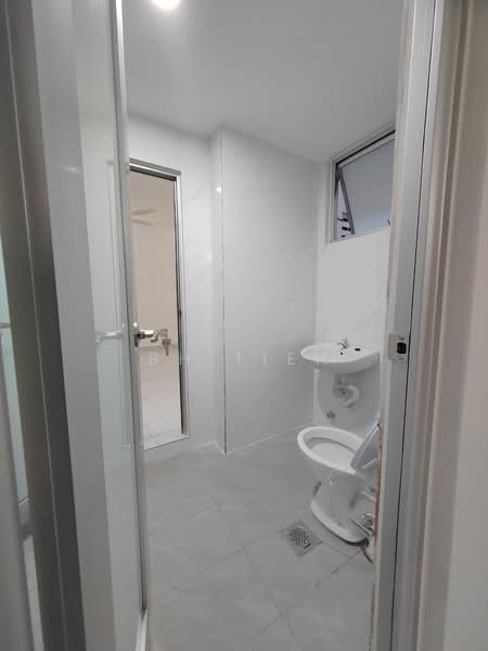 Kondominium untuk Dijual di Bangunan Choo Cheng Khay - BH Tieh - Bathroom - PropertyGuru.com.my