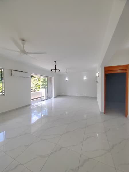 Kondominium untuk Dijual di Bangunan Choo Cheng Khay - BH Tieh - Living Room - PropertyGuru.com.my