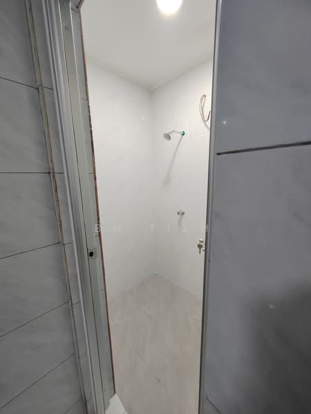 Kondominium untuk Dijual di Bangunan Choo Cheng Khay - BH Tieh - Bathroom - PropertyGuru.com.my