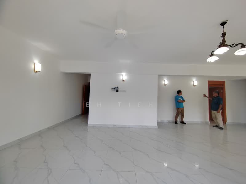 Kondominium untuk Dijual di Bangunan Choo Cheng Khay - BH Tieh - Living Room - PropertyGuru.com.my