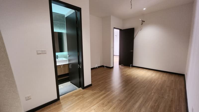 Rumah Teres 2 Tingkat untuk Disewa di Kota Kemuning (Shah Alam) - Yen Alice - Bedroom 1 - PropertyGuru.com.my