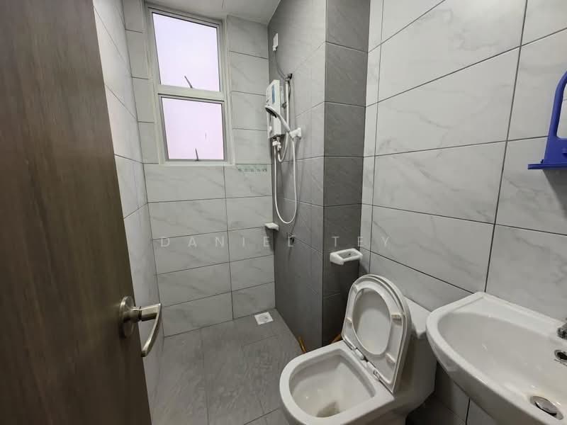 Servis Apartment untuk Disewa di SKS Habitat - Daniel Tey - Bathroom - PropertyGuru.com.my