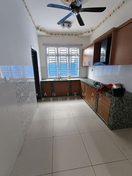 Link Bungalow for Sale in Mutiara Rini (Skudai) - Azlan Ismail aiproperty - Kitchen - PropertyGuru.com.my