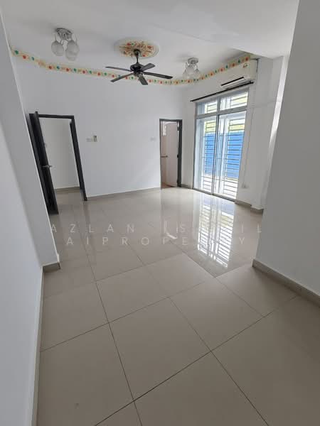 Link Bungalow for Sale in Mutiara Rini (Skudai) - Azlan Ismail aiproperty - Living Room - PropertyGuru.com.my