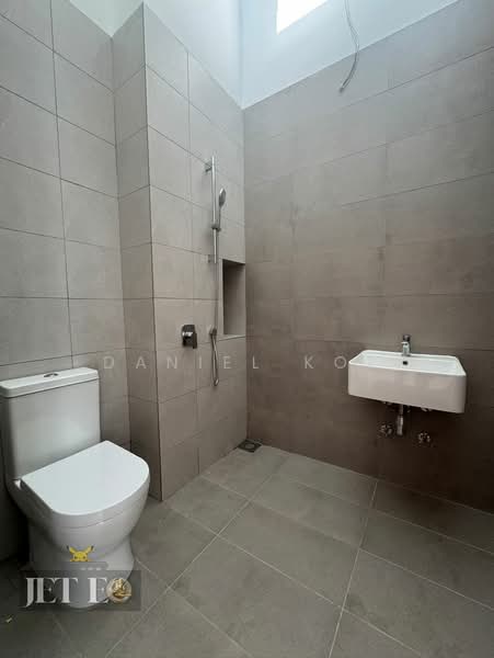 Semi-Detached House for Sale in Eco Sanctuary (Telok Panglima Garang) - Daniel Kok - Bathroom - PropertyGuru.com.my
