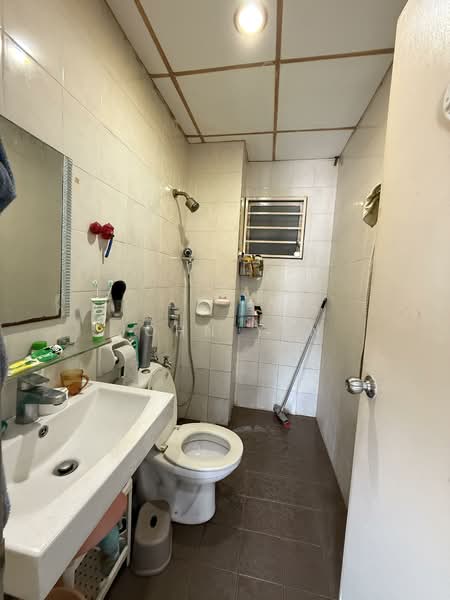 Kondominium untuk Dijual di Monte Bayu - John Yen - Bathroom - PropertyGuru.com.my