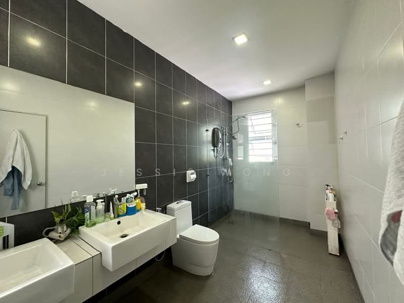 Bungalow for Sale in Rawang (Selangor) - Jessie Wong - Bathroom - PropertyGuru.com.my