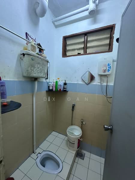 Pangsapuri untuk Dijual di Taman Suria Muafakat - DX GAN - Bathroom - PropertyGuru.com.my