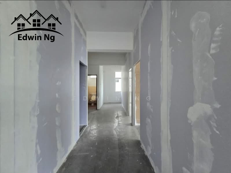 Shop for Rent in Bandar Parit Buntar (Parit Buntar) - Edwin Ng - Corridor - PropertyGuru.com.my