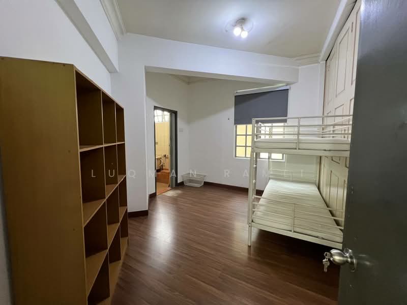 Kondominium untuk Dijual di Fajar Ria @ Pantai - Luqman Ramli - Bedroom - PropertyGuru.com.my