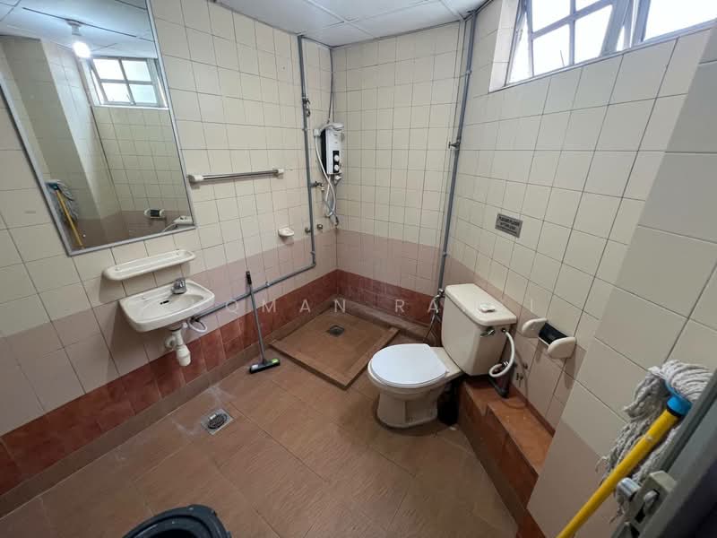 Kondominium untuk Dijual di Fajar Ria @ Pantai - Luqman Ramli - Bathroom - PropertyGuru.com.my