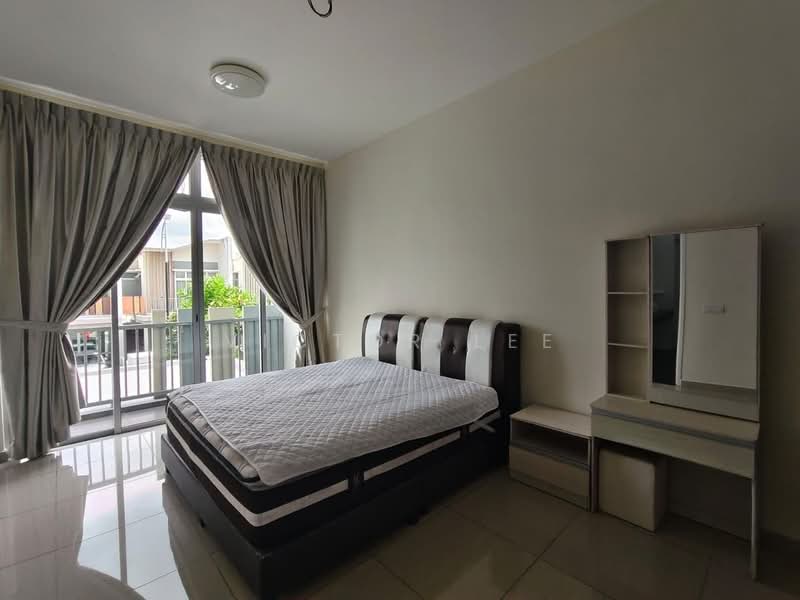 Rumah Teres 2 Tingkat untuk Disewa di Taman Mount Austin (Tebrau) - Victor Lee - Bedroom - PropertyGuru.com.my