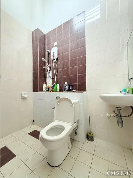 2-storey Terraced House for Sale in Setia Indah (Setia Alam) - Loke . - Bathroom - PropertyGuru.com.my