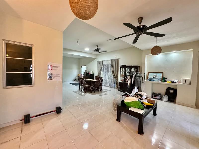 Rumah Teres 2 Tingkat untuk Dijual di Skudai (Johor) - Azlan Ismail aiproperty - Living Room - PropertyGuru.com.my