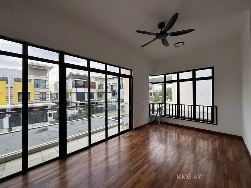 Semi-Detached House for Sale in Setia Utama (Setia Alam) - Loke . - Living Room - PropertyGuru.com.my