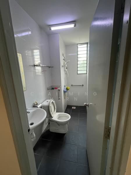 Pangsapuri untuk Disewa di Mahkota Residence - Chai Ming Hern - Bathroom - PropertyGuru.com.my