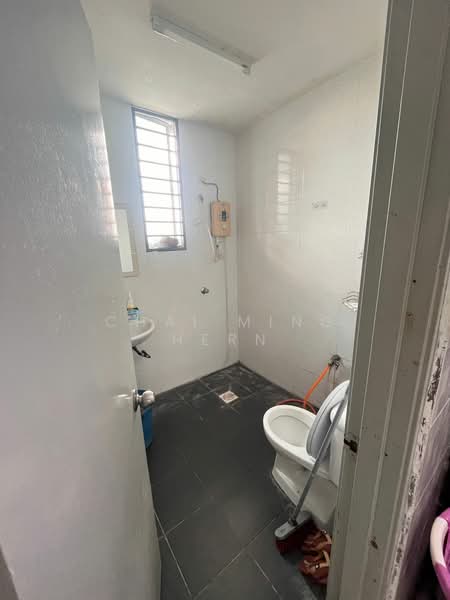 Pangsapuri untuk Disewa di Mahkota Residence - Chai Ming Hern - Bathroom - PropertyGuru.com.my