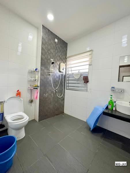 Semi-Detached House for Sale in Kawasan 2, Taman Sri Andalas (Klang) - Daniel Kok - Bathroom - PropertyGuru.com.my