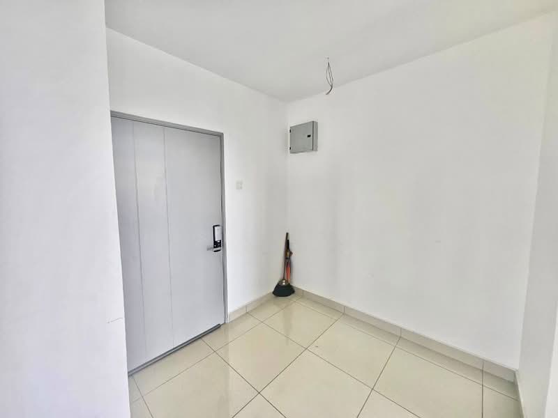 Kondominium untuk Disewa di Dwiputra Residences - Hasif Ludin - Entrance - PropertyGuru.com.my