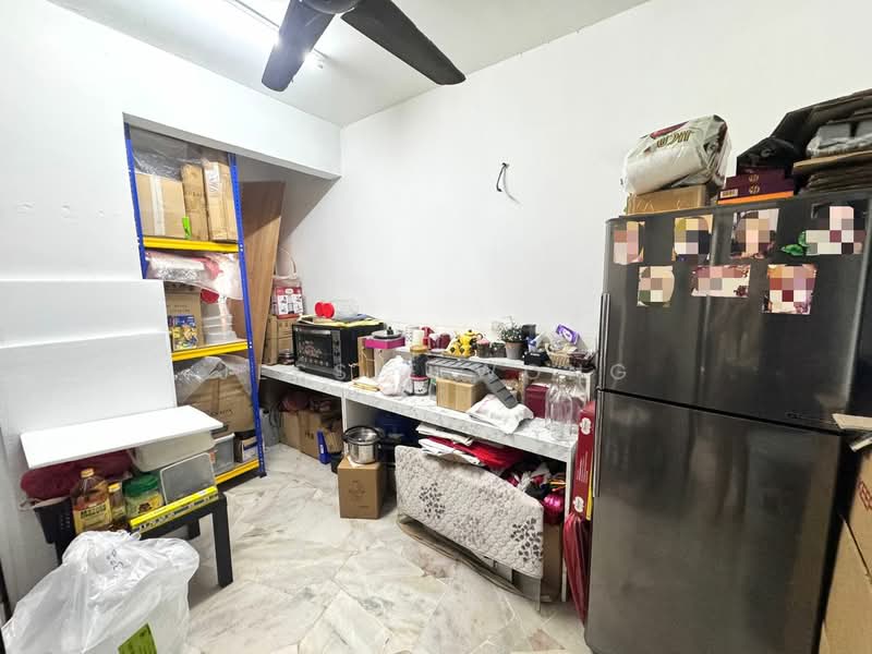 Rumah Teres untuk Dijual di Bandar Country Homes (Rawang) - Jessie Wong - Kitchen - PropertyGuru.com.my