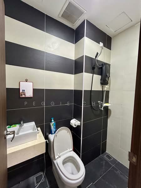 Servis Apartment untuk Disewa di D'Secret Garden (Pangsapuri Kempas Indah) - Peggie Chua - Bathroom - PropertyGuru.com.my