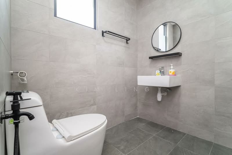 Service Residence for Sale at Sunsuria Forum - Kim Ling - Bathroom - PropertyGuru.com.my