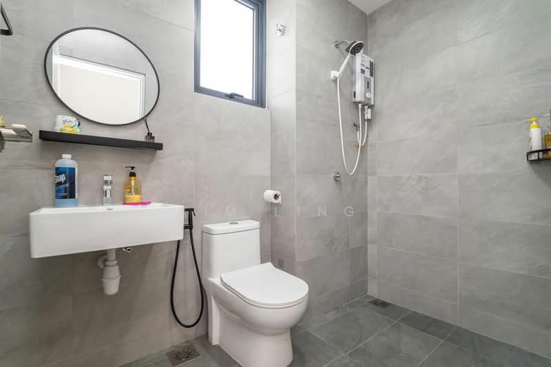 Service Residence for Sale at Sunsuria Forum - Kim Ling - Bathroom - PropertyGuru.com.my