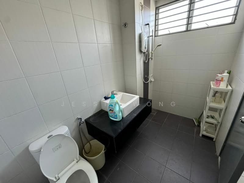 Rumah Teres 2 Tingkat untuk Dijual di Rawang (Selangor) - Jessie Wong - Bathroom - PropertyGuru.com.my