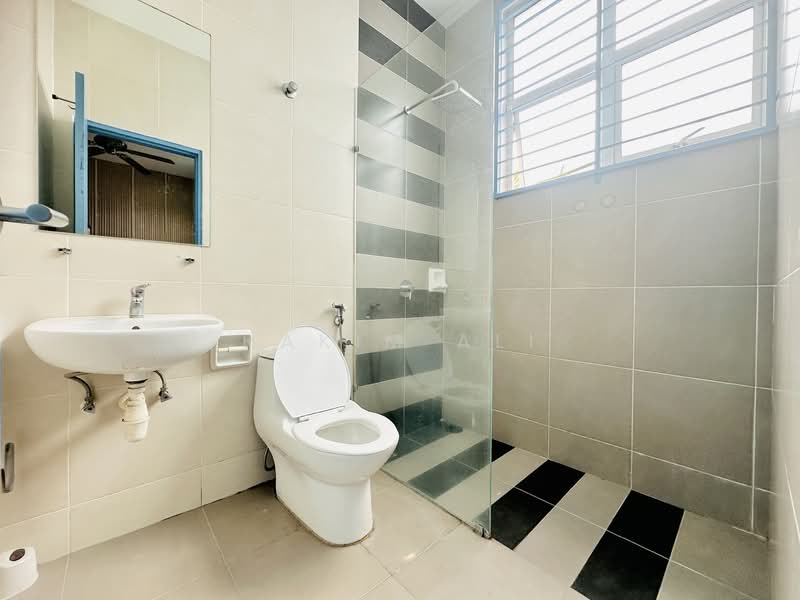 Bungalow for Rent in Cyberjaya (Selangor) - Hakim Ali - Bathroom - PropertyGuru.com.my
