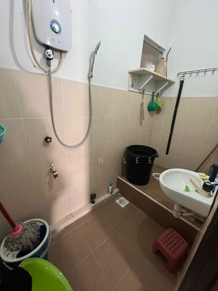 Flat for Sale at Taman Seri Orkid - Fion Lee - Bathroom - PropertyGuru.com.my
