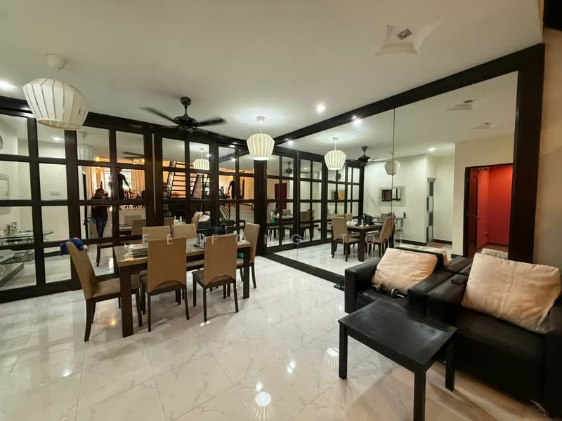 Rumah Teres 1.5 Tingkat untuk Dijual di Taman Suria (Johor Bahru) - Ee Fong Toh - Living Room - PropertyGuru.com.my