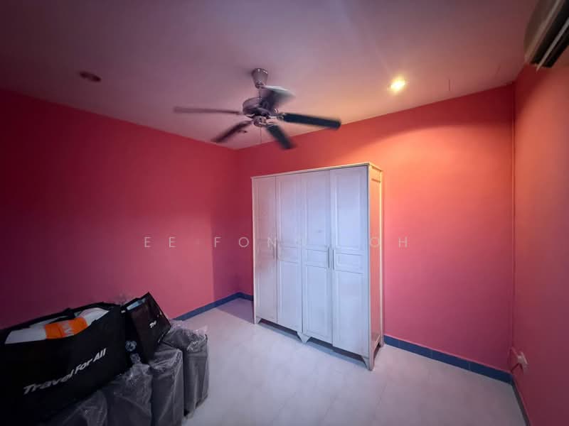 Rumah Teres 1.5 Tingkat untuk Dijual di Taman Suria (Johor Bahru) - Ee Fong Toh - Bedroom - PropertyGuru.com.my