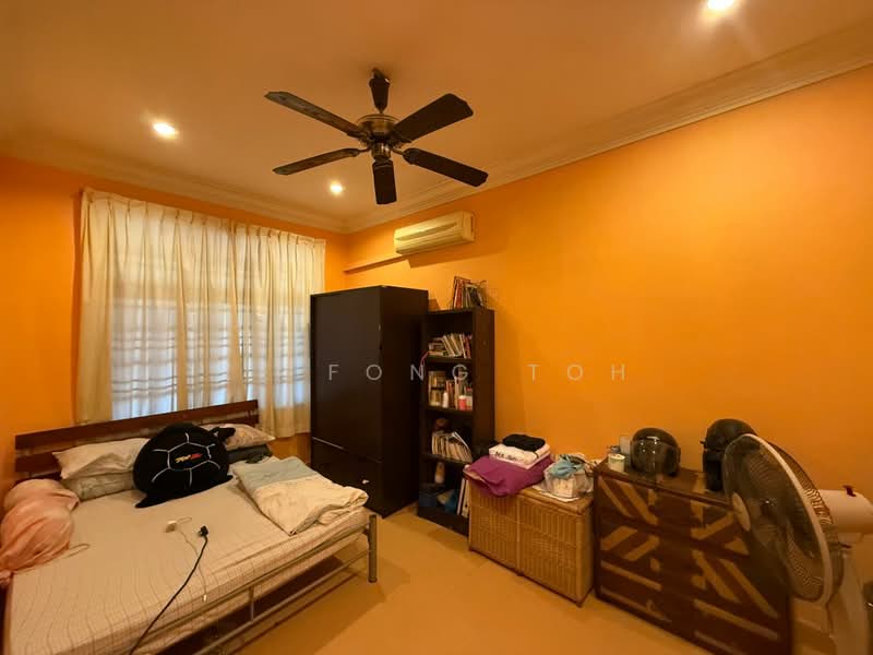 Rumah Teres 1.5 Tingkat untuk Dijual di Taman Suria (Johor Bahru) - Ee Fong Toh - Bedroom - PropertyGuru.com.my
