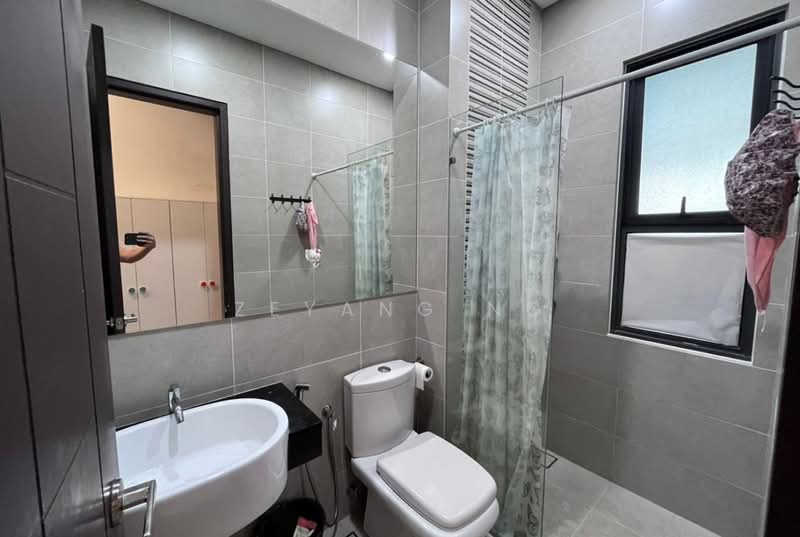 Semi-Detached House for Sale in Taman Taynton View (Cheras) - Zeyang Ng - Bathroom - PropertyGuru.com.my