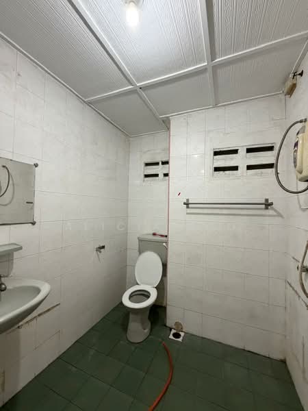 2-storey Terraced House for Sale in Seksyen 7 (Kota Damansara) - Alicia Soo - Bathroom - PropertyGuru.com.my