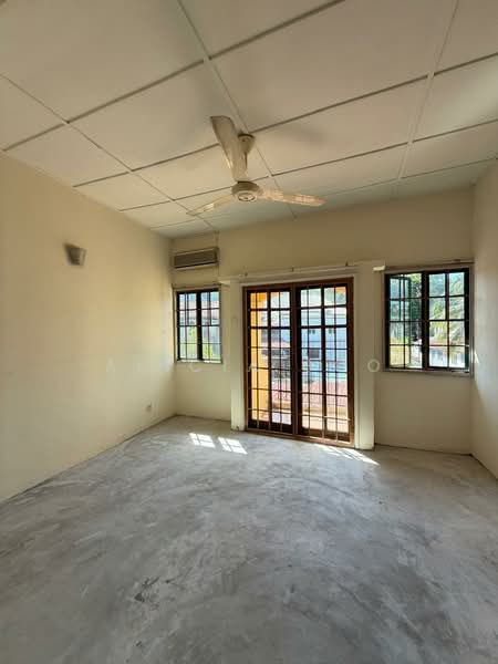 2-storey Terraced House for Sale in Seksyen 7 (Kota Damansara) - Alicia Soo - Living Room - PropertyGuru.com.my