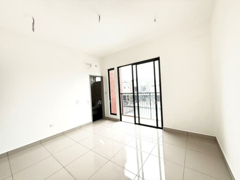 Rumah Bandar untuk Dijual di Shah Alam (Selangor) - Ryan Soo - Living Room - PropertyGuru.com.my