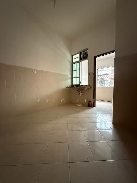 2-storey Terraced House for Sale in Taman Pelangi Indah (Ulu Tiram) - Eric Lee - Kitchen - PropertyGuru.com.my