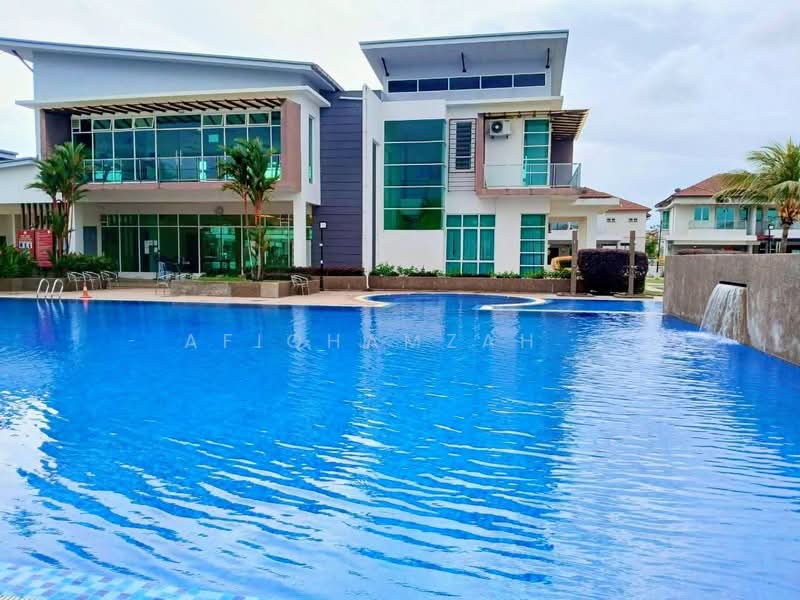 Rumah Teres 2 Tingkat untuk Disewa di Seberang Perai (Penang) - AfiqHamzah . - Outdoor swimming pool  - PropertyGuru.com.my