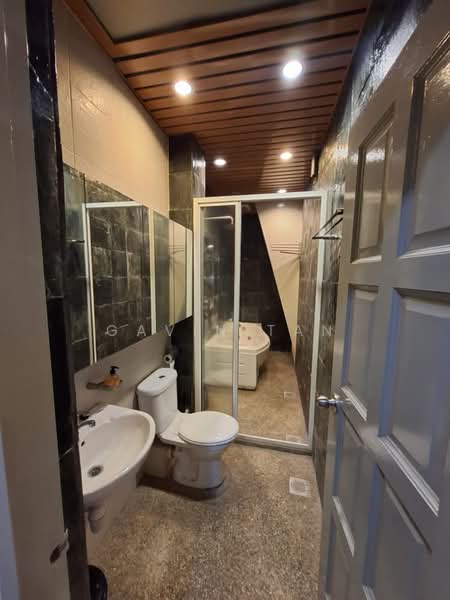 3-storey Terraced House for Sale in Kampung Sungai Nibong (Bayan Lepas) - Gavin Tan - Bathroom - PropertyGuru.com.my