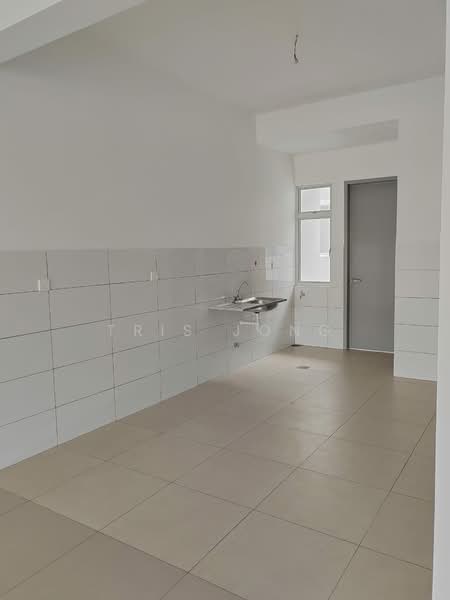 Rumah Teres 2 Tingkat untuk Disewa di Amverton Hills (Sungai Buloh) - Tris Jong - Kitchen - PropertyGuru.com.my