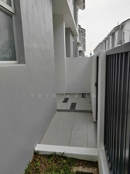 Rumah Teres 2 Tingkat untuk Disewa di Amverton Hills (Sungai Buloh) - Tris Jong - Exterior - PropertyGuru.com.my