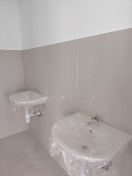 Shop / Office for Rent in Bandar Rimbayu (Telok Panglima Garang) - Ai Ling Yee - Bathroom - PropertyGuru.com.my