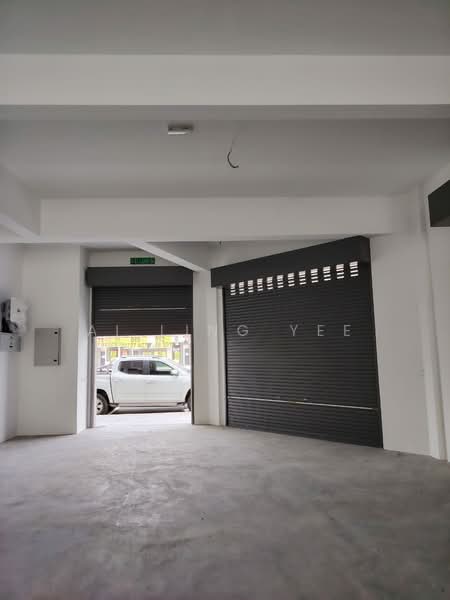 Shop / Office for Rent in Bandar Rimbayu (Telok Panglima Garang) - Ai Ling Yee - Entrance - PropertyGuru.com.my