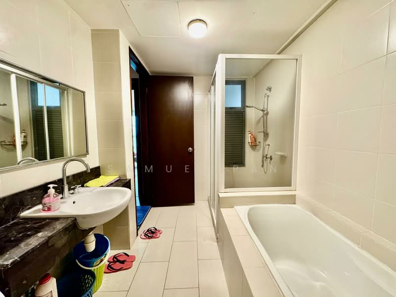 Servis Apartment untuk Dijual di Saujana Residency - Samuel Pan - Bathroom - PropertyGuru.com.my