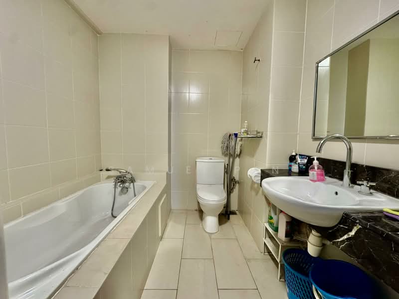 Servis Apartment untuk Dijual di Saujana Residency - Samuel Pan - Bathroom - PropertyGuru.com.my