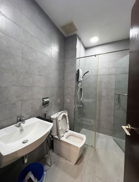 Servis Apartment untuk Disewa di Paragon Suites @ CIQ - Ivan Lo - Bathroom - PropertyGuru.com.my