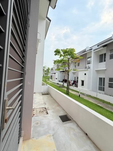 Rumah Teres untuk Dijual di Tamansari (Rawang) - Nicky Lai - Exterior - PropertyGuru.com.my