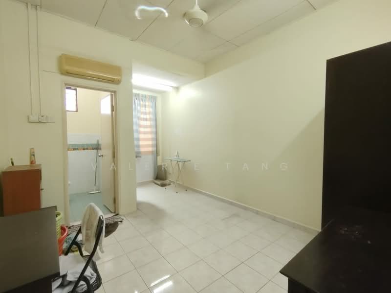 2-storey Terraced House for Sale in Seksyen 11 (Kota Damansara) - Valerie Tang - Living Room - PropertyGuru.com.my